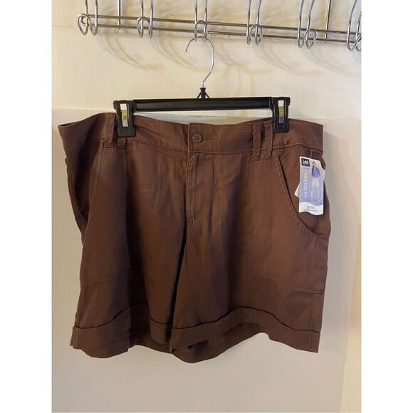 Lee midrise Chateau shorts size 16m brown 110% Lyocell New $44 rn#130273 - Picture 1 of 7